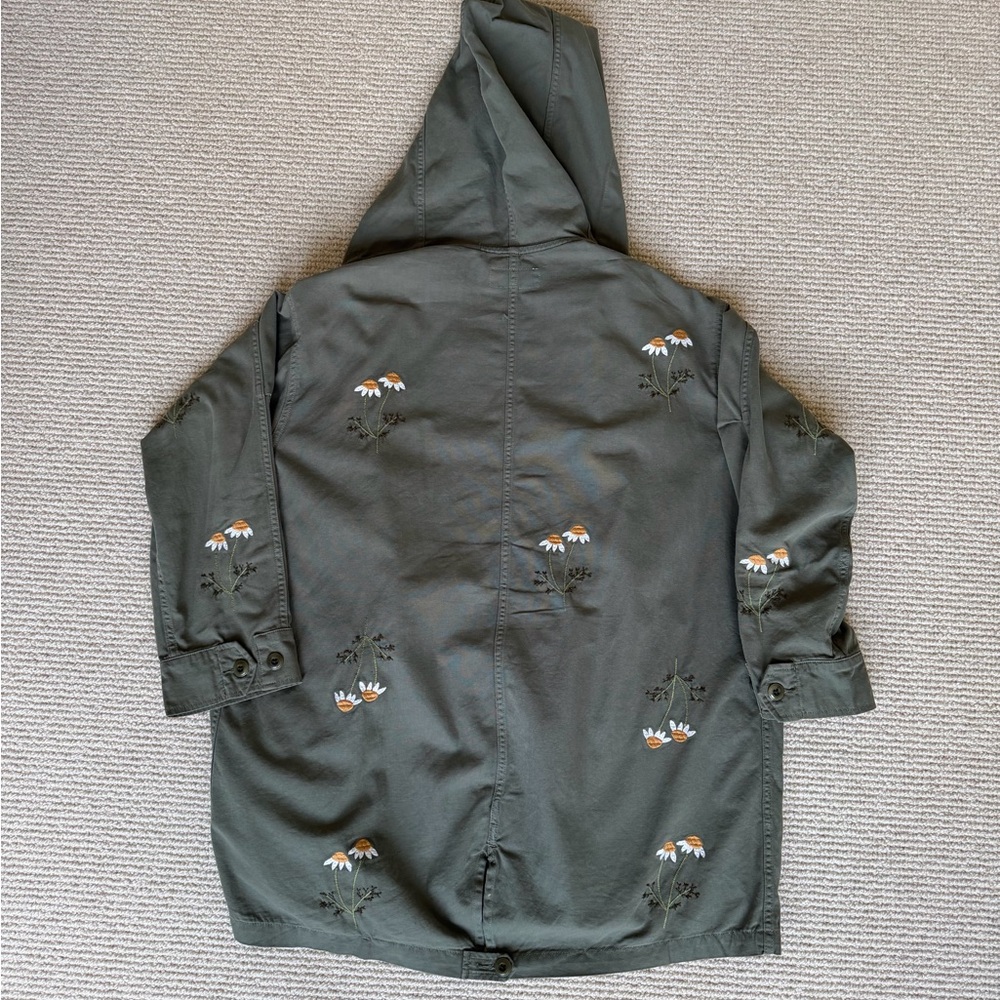 THE GREAT. Olive Utility Jacket with Floral Details - Picture 5 of 7